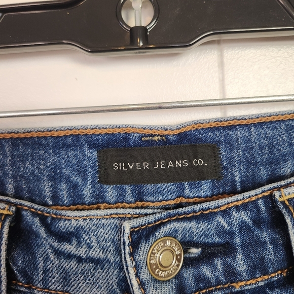 Silver Jeans Highly Desirable Straight Leg High rise Womens Size 26 Frayed Rips - Picture 4 of 10